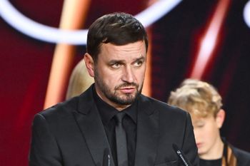 Jego film wygrał festiwal w Gdyni. Jest partnerem aktorki z nowej "Lalki"
