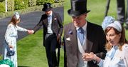 Uroczy gest księcia Williama po drobnej WPADCE Carole Middleton na Royal Ascot. Internauci: "Tak powinno traktować się teściową" (FOTO)