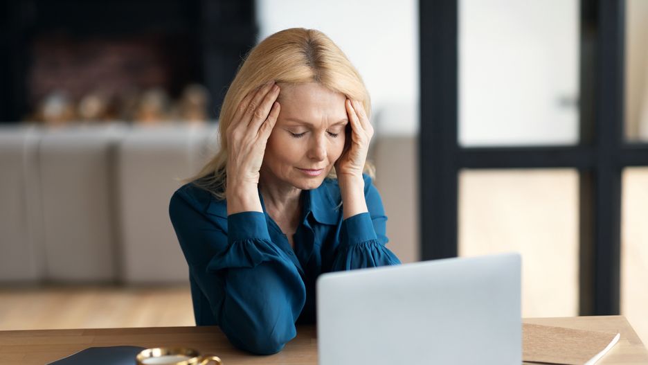 Kobieta komputer bezpieczeństwo w internecie cyberbezpieczeństwo oszustwo internetowe Sad mature lady sitting at table in front of computer, suffering from headache, menopause, stress in living room
Sad mature lady sitting at table in front of computer, suffering from headache, menopause, stress in living room interior. Problems in work, business, deadline with device at home
lady,menopause,laptop,despaired,european,business,work,computer,grandmother,living room,retired,online,health care,headache,senior,problems,sad,technology,elderly,hair,stress,caucasian,hand,50s,woman,device,female,home,looking,sitting,gray,desk,depressed,health,deadline,pain,break,migraine,table,beauty,old,tired,overwork,empty space,mature,internet,aged,suffering,interior