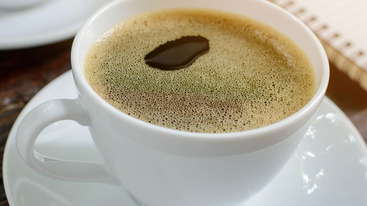 Dodaj szczyptę kawy zamiast cukru i chemicznych zabielaczy. Zbija cukier, obniża cholesterol i pomaga schudnąć