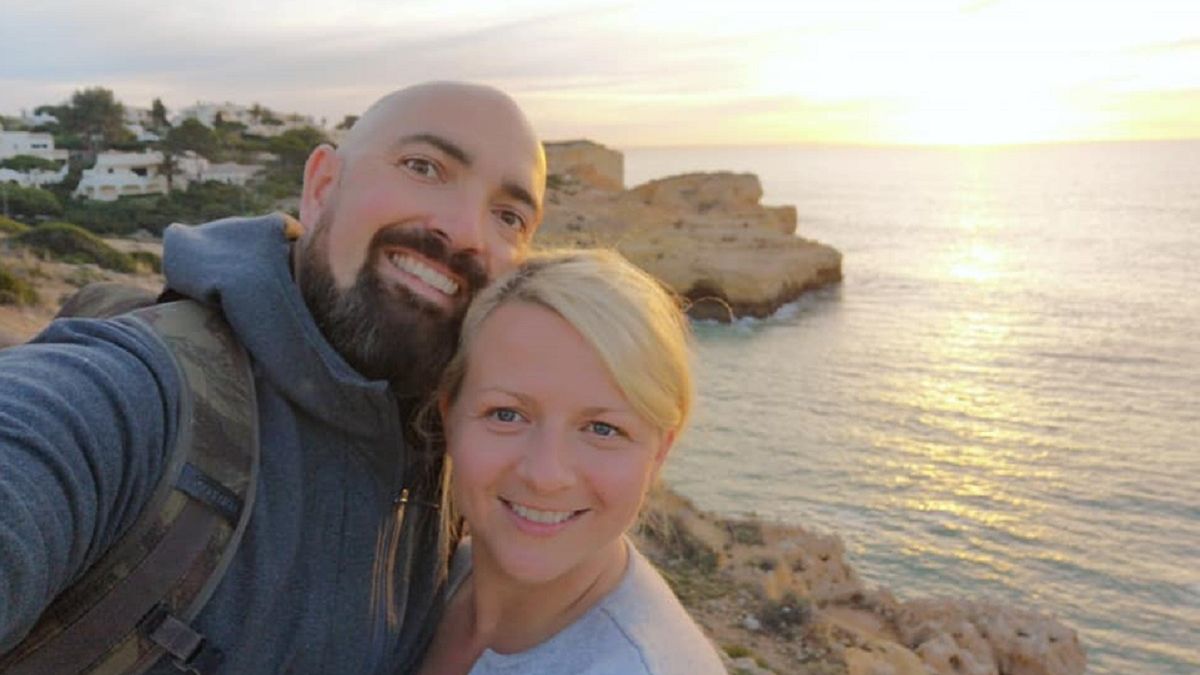 Para, która wyjechała na miesiąc miodowy, utknęła na Wyspach Cooka. Nie mają jak wrócić do Polski