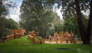 Warszawa. Nowy plac zabaw w Dolince Służewskiej gotowy. Skłócił dorosłych, pogodzi dzieci