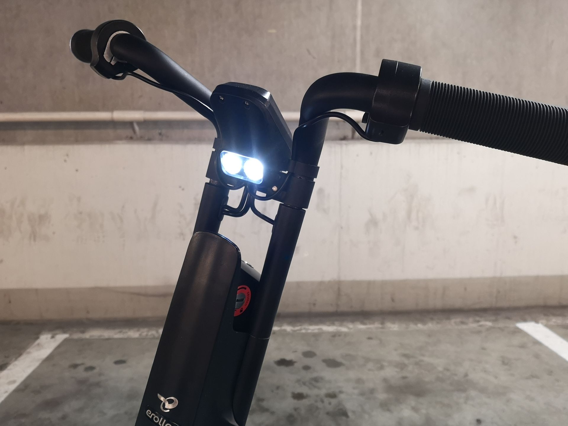 Krótki test hulajnogi elektrycznej eRoller R1 5