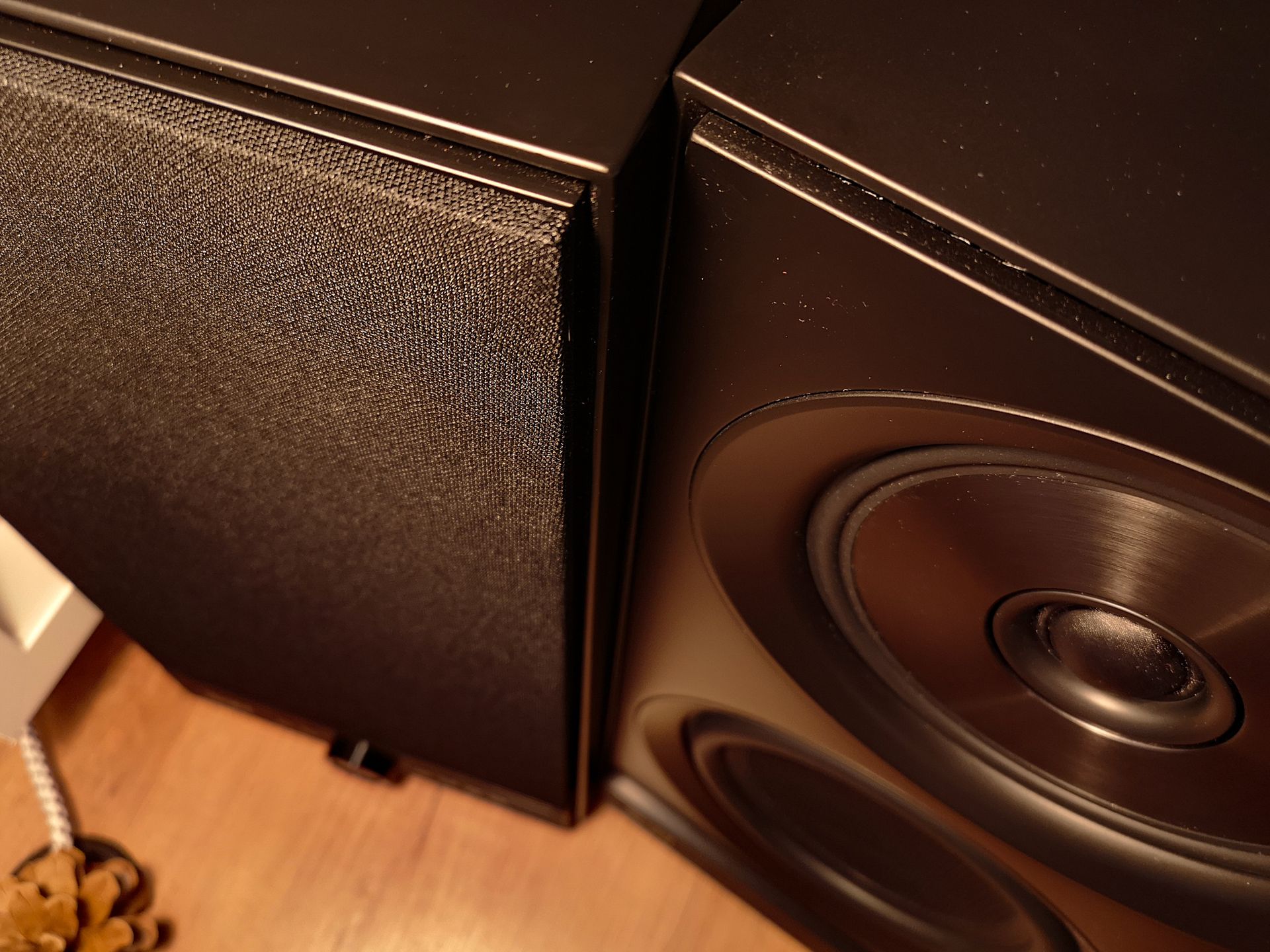 Test głośników Teufel Stereo M: bogactwo możliwości zamknięte w tradycyjnej formie 10