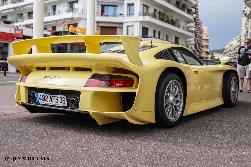 Jey Wild fotografuje supersamochody na ulicach Wrocławia, Londynu i Paryża 5