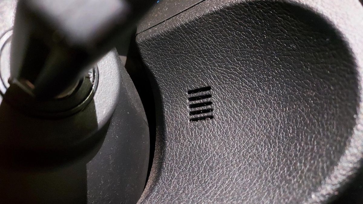 Mikrofony zazwyczaj są umieszczone w okolicy podsufitki