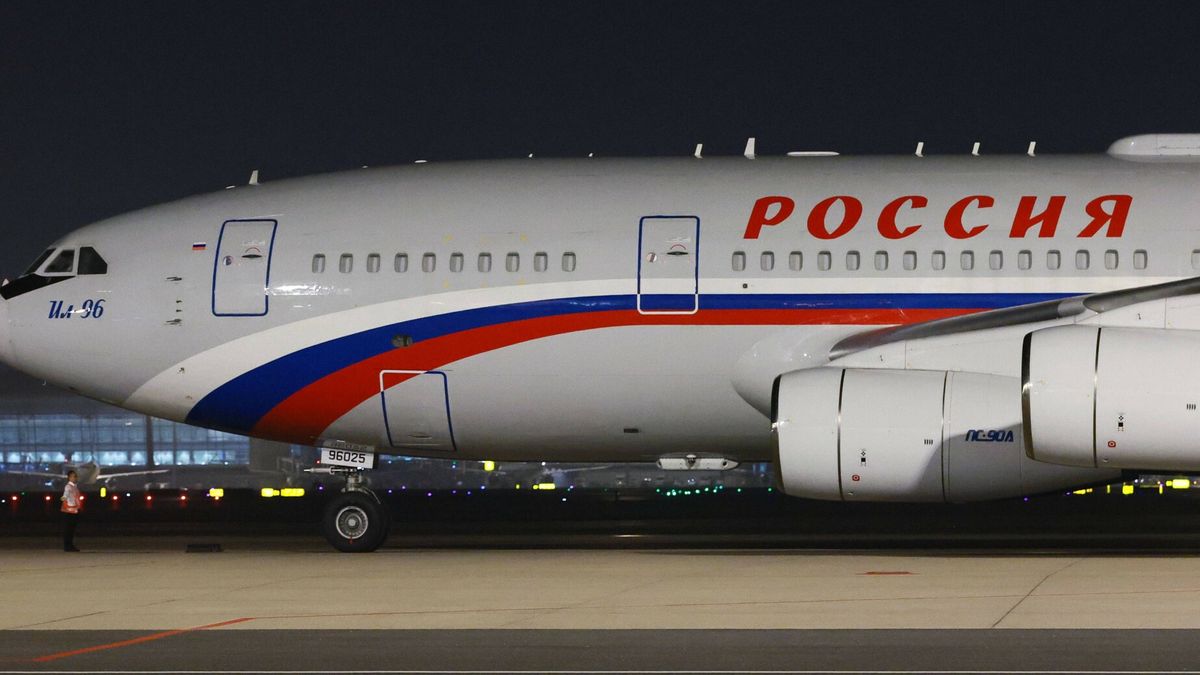 Wladimir Putin z wizyt? w ChinachChina Russia 9168938 19.05.2026 The plane carrying Russian President Vladimir Putin taxis on the tarmac after landing at Beijing Capital International Airport, China. Putin will pay an official visit to China on May 19-20 at the invitation of Chinese President Xi Jinping. Vladimir Smirnov / Sputnik Beijing China PUBLICATIONxINxGERxSUIxAUTxESTxLTUxLATxNORxSWExDENxNEDxPOLxUKxAUSxONLY Copyright: xVladimirxSmirnovxIMAGO/Vladimir Smirnov