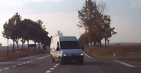 O włos od wypadku: kierowca wykazał się refleksem
