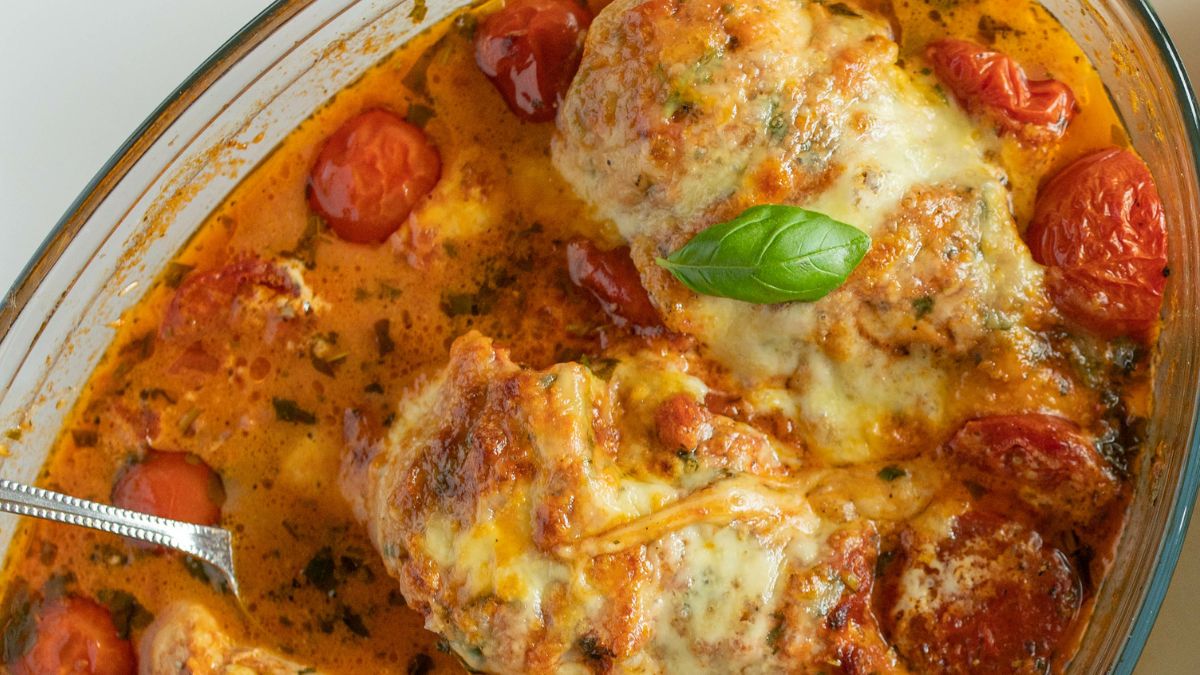 Kurczak pieczony w sosie pomidorowym