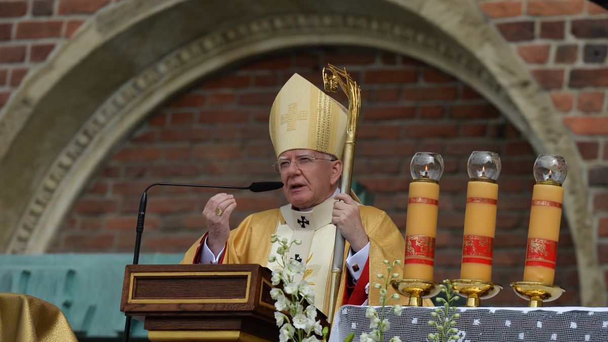 Arcybiskup wzywał Rodziny Radia Maryja do "przeciwstawienia się złu".