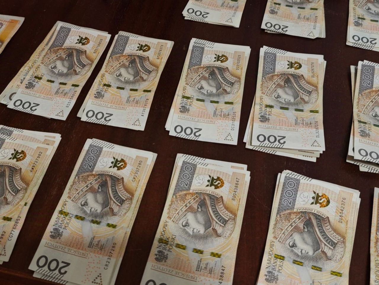 Rzeszów: 39-latka oszukana przez "Hiszpana" z portalu randkowego. Kobieta straciła 200 tysięcy złotych
