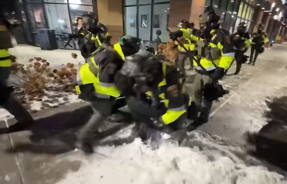 Meta blokuje linki. W tle burza po śmierci z rąk funkcjonariuszy ICE