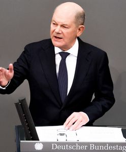 Scholz reaguje na cła Trumpa. "UE odpowie"