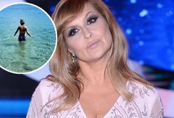 Katarzyna Skrzynecka pluska się w morzu. Jej figura robi wrażenie