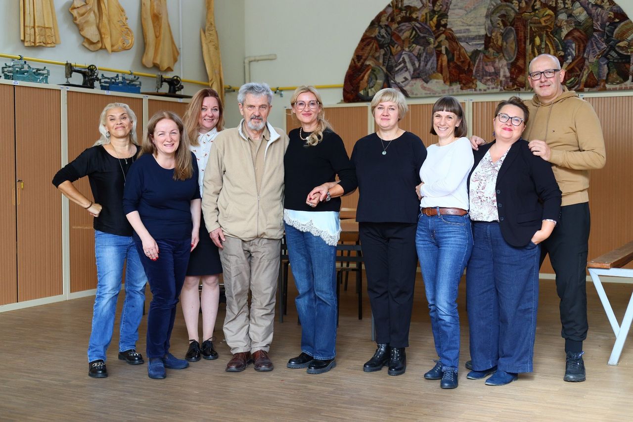 Kielce: Absolwenci i nauczyciele "plastyka" świętowali 80-lecie szkoły