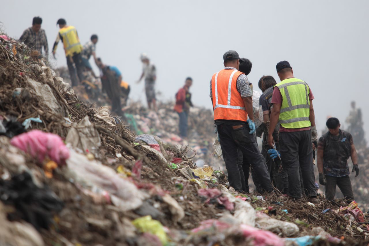 Tragiczne zawalenie wysypiska na Filipinach. Jedna ofiara śmiertelna i dziesiątki zaginionych