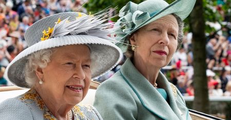 Księżniczka Anna publikuje oświadczenie, w którym żegna Elżbietę II: "Miałam okazję spędzić z nią OSTATNIE 24 GODZINY życia"