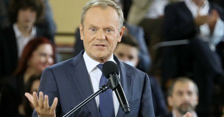 Tusk komentuje afery wokół Kamińskiego i Morawieckiego. "Folwark zwierzęcy po polsku"