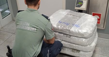 Prawie 40 kg marihuany w walizkach. Zatrzymana 26-letnia Szwedka