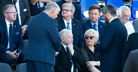 Wyciekł mail o "Julii P.". Kłopoty ministra Dworczyka i prezes Przyłębskiej?
