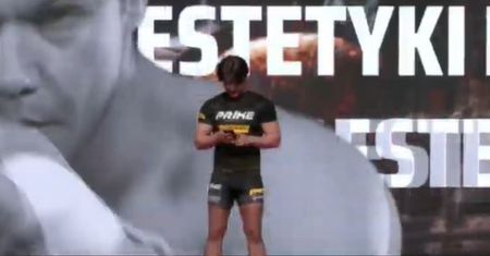 Znów zakpi sobie z fanów? To zachowanie daje do myślenia