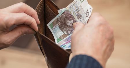 KNF: ponad 3,4 tys. reklam fałszywych inwestycji. To już prawdziwa plaga