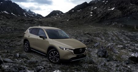 Mazda CX-5 przeszła facelifting. Zyskała lepsze wyciszenie i dwie wersje specjalne