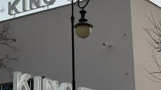 Warszawa: Historyczne kino odzyskuje blask. Symbol znów świeci nad miastem