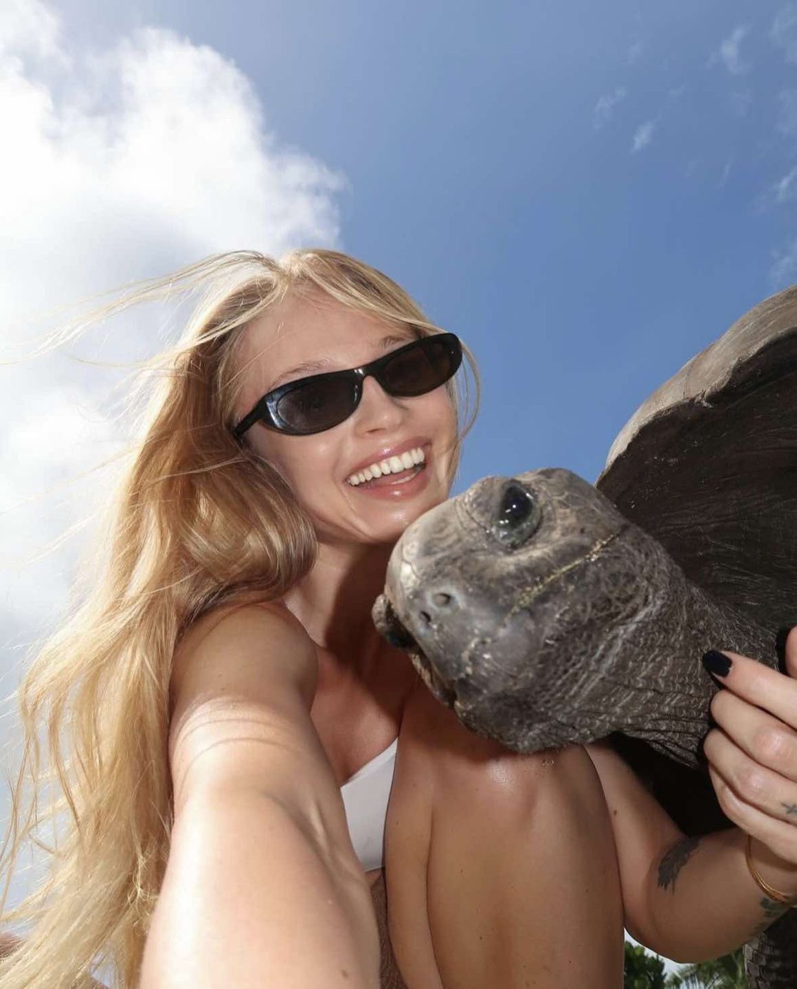Sylwia Gaczorek w ogniu krytyki za selfie z żółwiem
