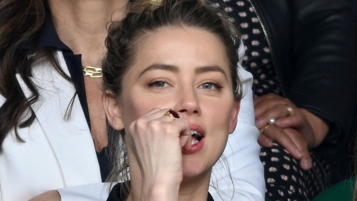 Amber Heard rok temu została mamą! Internauci przypomnieli sobie o tym po jej zeznaniach 