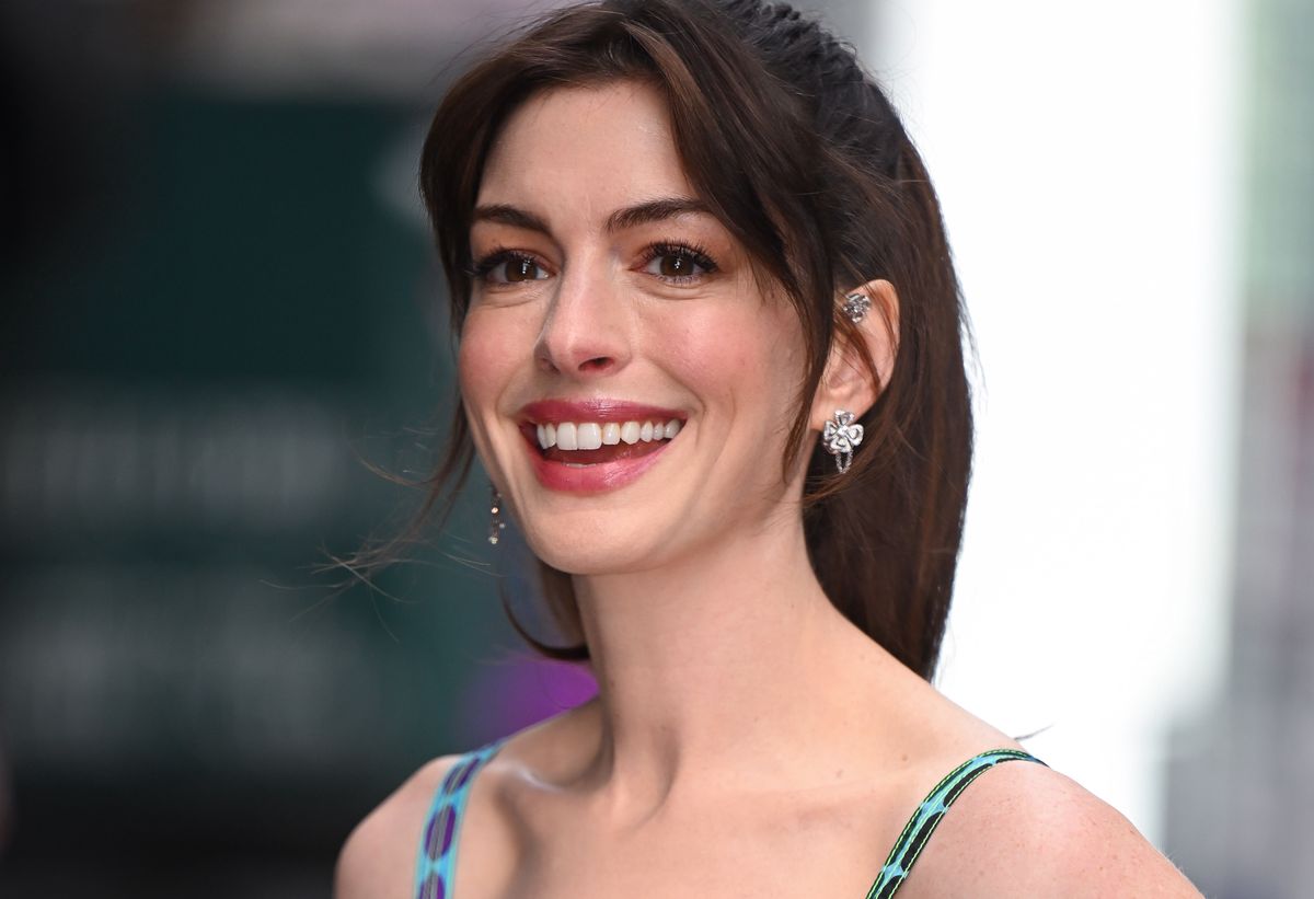 Anne Hathaway w oryginalnej kurtce