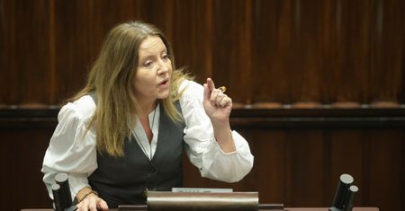 Lichocka dała popis z mównicy. Pokrzykiwała: "precz"