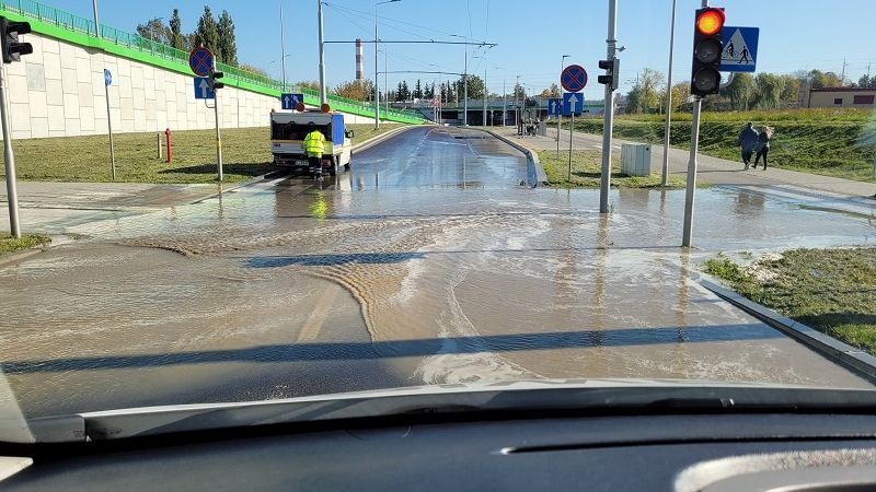 Awaria wodociągu w rejonie skrzyżowania ul. Diamentowej z ul. Krochmalną