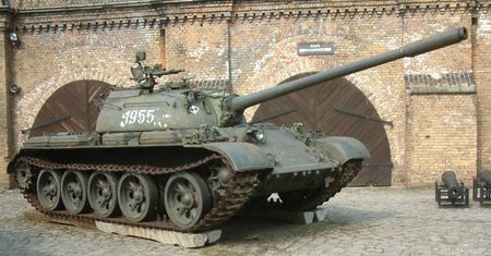 Zuchwała kradzież w Pruszkowie. Sprzed skupu złomu zniknął...czołg