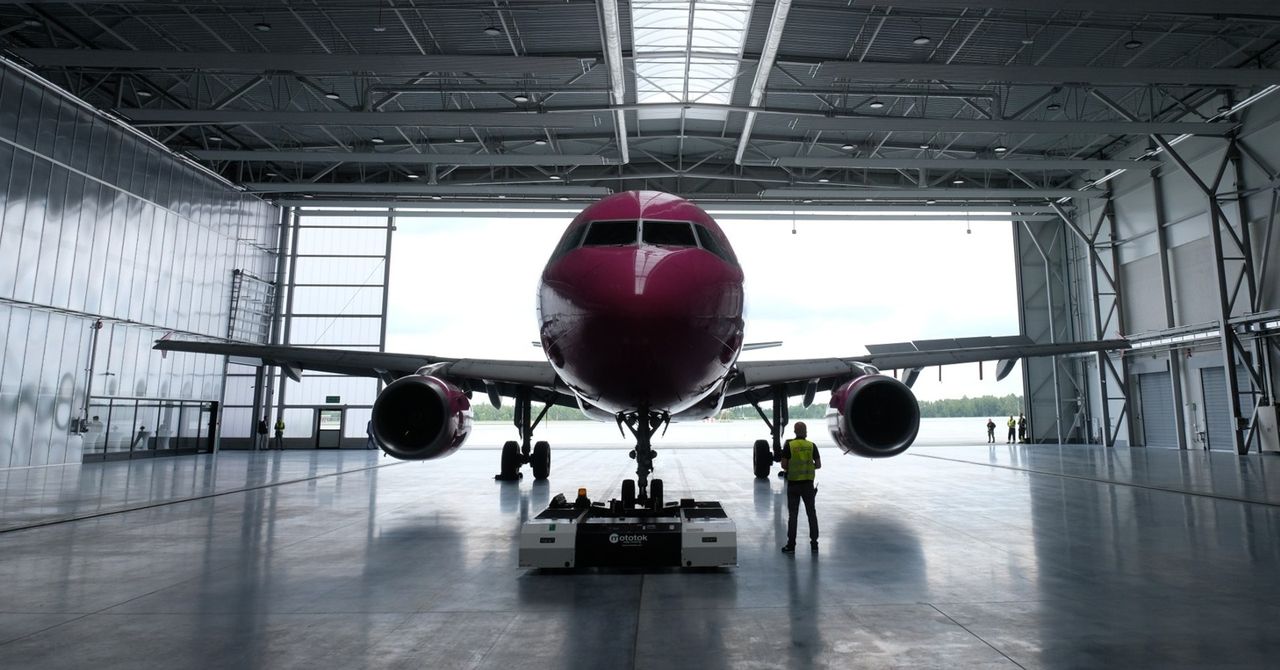 Pyrzowice: Powstaje hangar i baza paliwowa przy lotnisku