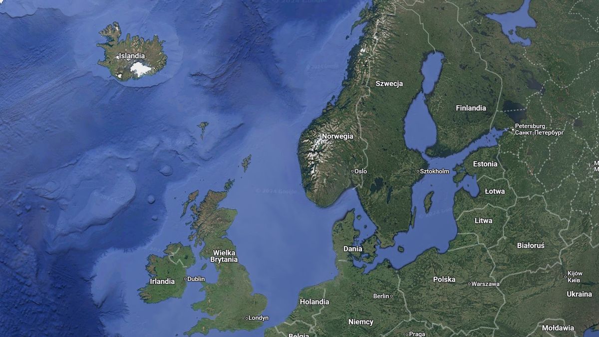 Wodospad Cieśniny Duńskiej jest pomiędzy Islandią a Grenlandią