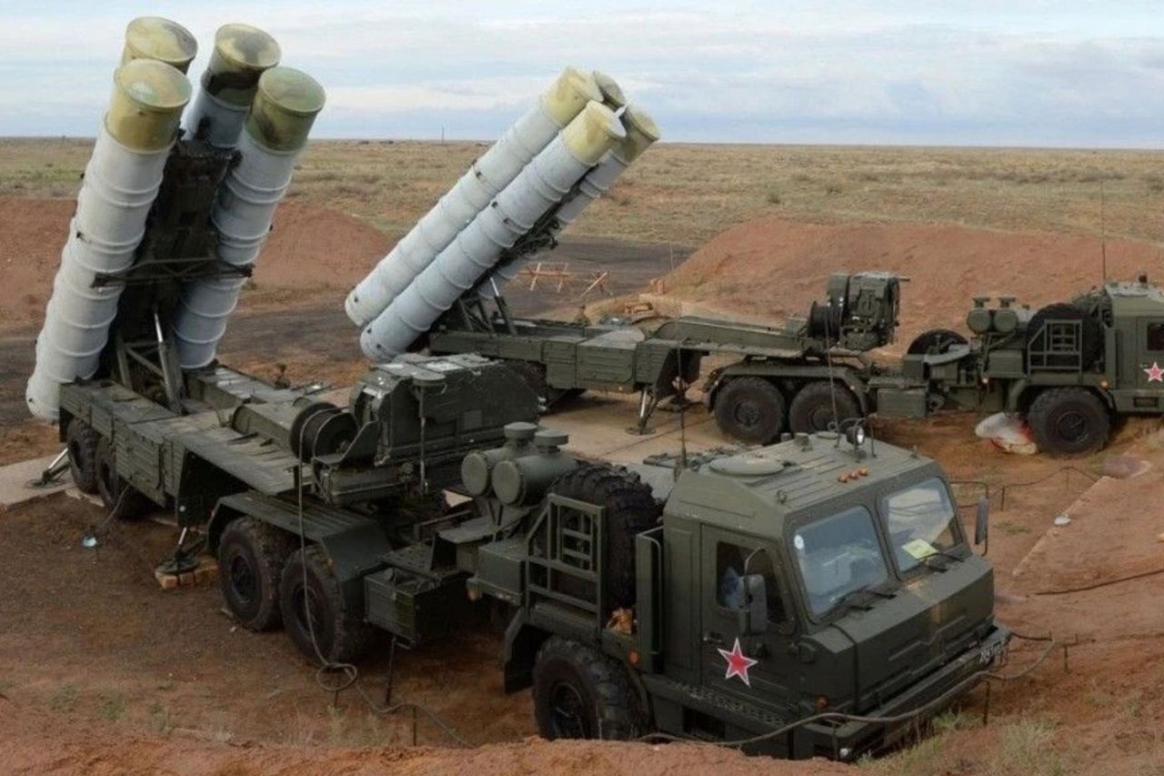 Ukrainian forces obliterate Russian S-400 in daring strike