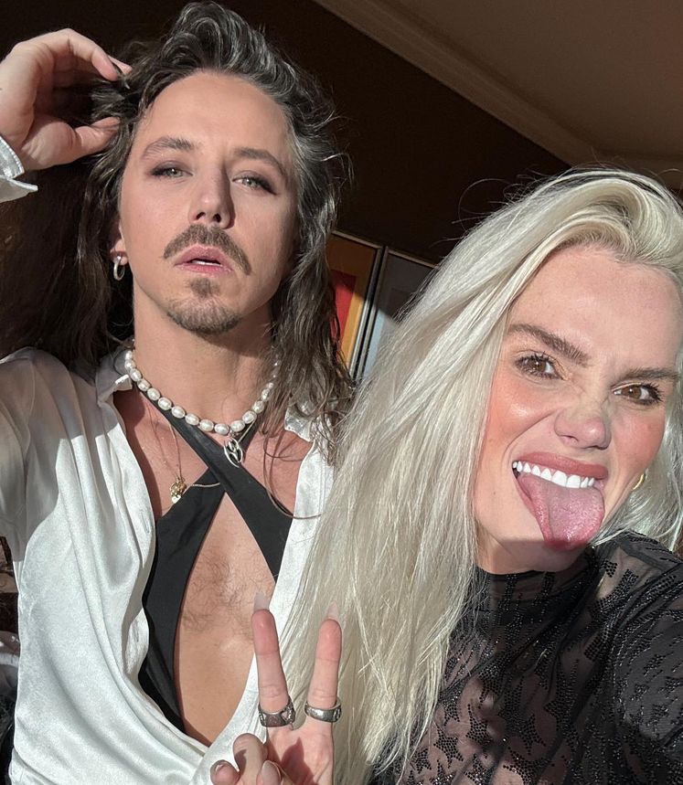 Michał Szpak z przyjaciółką