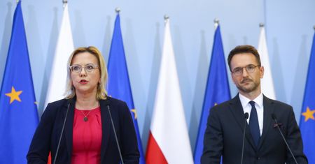 Ruszyło składanie wniosków o pomoc. Rząd zapowiedział też nowy program