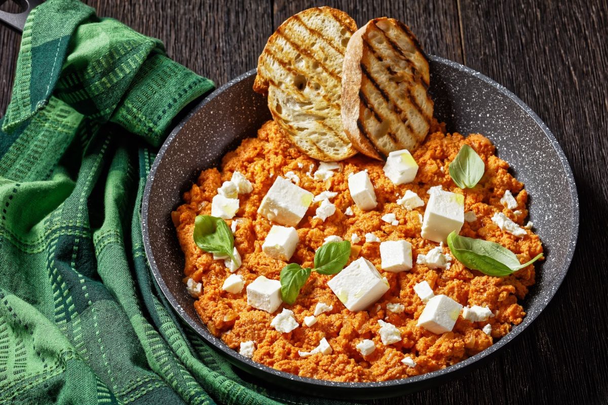 Greek breakfast delight: Strapatsada with feta and tomatoes