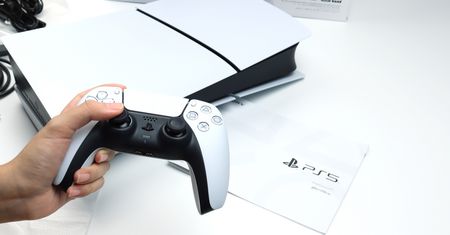 PlayStation 5 Slim w nowej rewizji. Sony zmieniło wnętrze konsoli