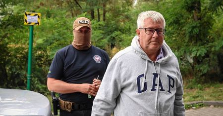 Czarnecki ujawnił plany. Chce wyjechać z Polski