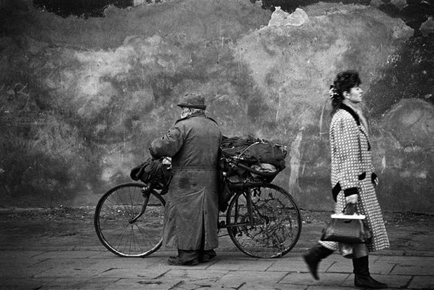 W skrócie: 100 Renat Dąbrowskich, lata 90. w obiektywie Tadeusza Rolkego, Międzynarodowy Festiwal Fotografii 3
