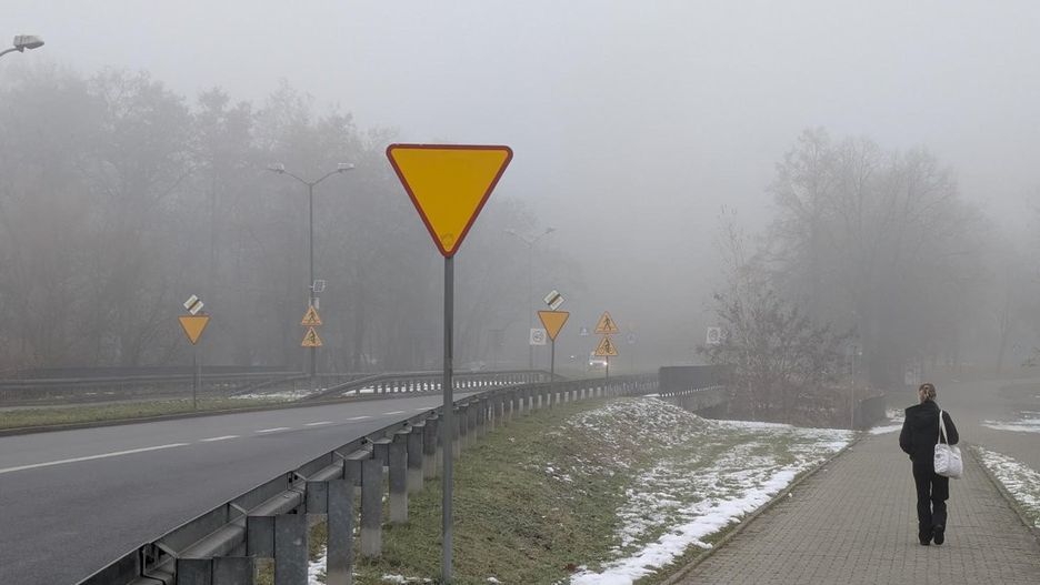 Gęsta mgła w woj. śląskim.