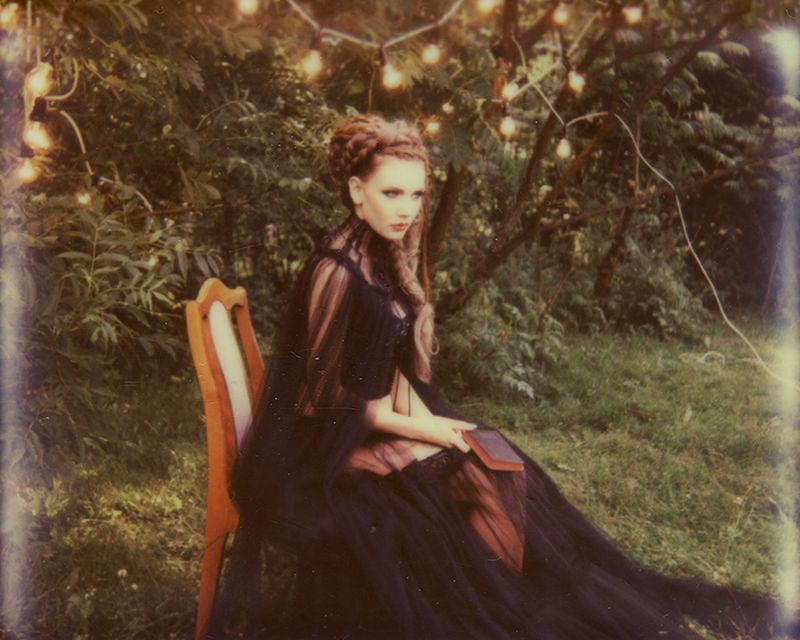 „Jest doskonały w swojej niedoskonałości" - mówi Jarek Kasprowiak o fotografowaniu na Polaroidzie 14