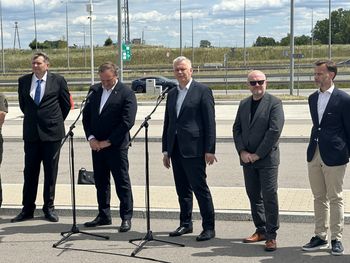 Tomasz Siemoniak w Budzisku, na granicy z Litwą. W poniedziałek wracają tam kontrole