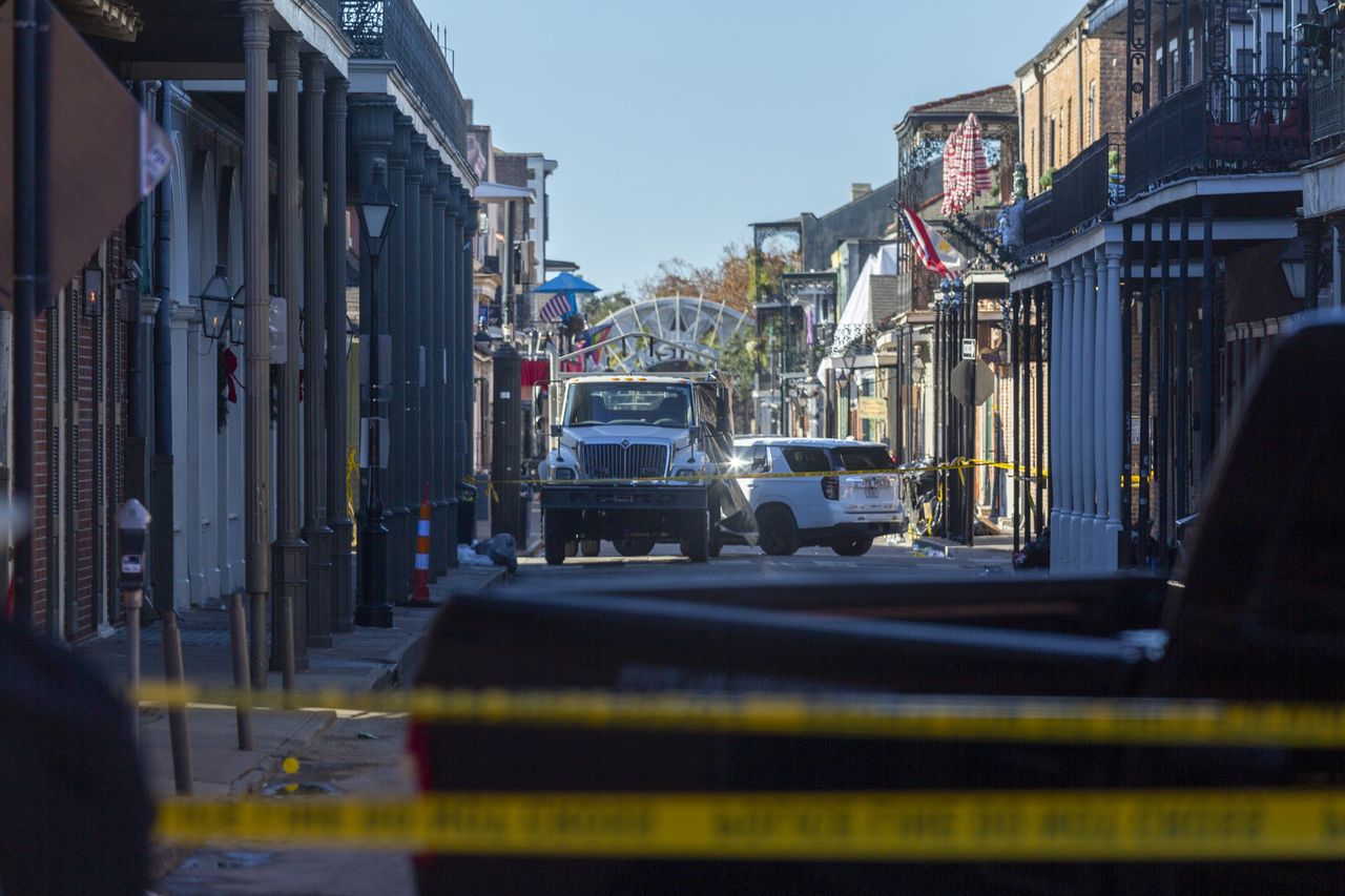 New Orleans attacker linked to bomb-making plot and extremist beliefs