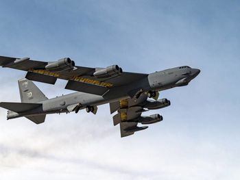 Katastrofa amerykańskiego B-52. Bombowiec strategiczny rozbił się w Kalifornii