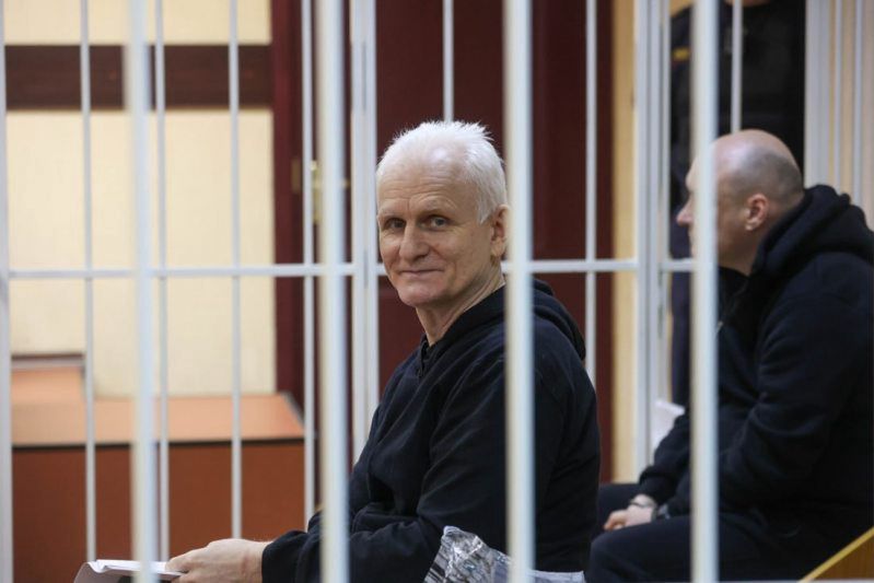 Sądowa machina Łukaszenki. Prokurator żąda dożywocia dla noblisty 
