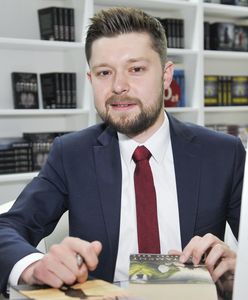 Książka Adolfa Hitlera na liście bestsellerów. Na pierwszym miejscu Remigiusz Mróz